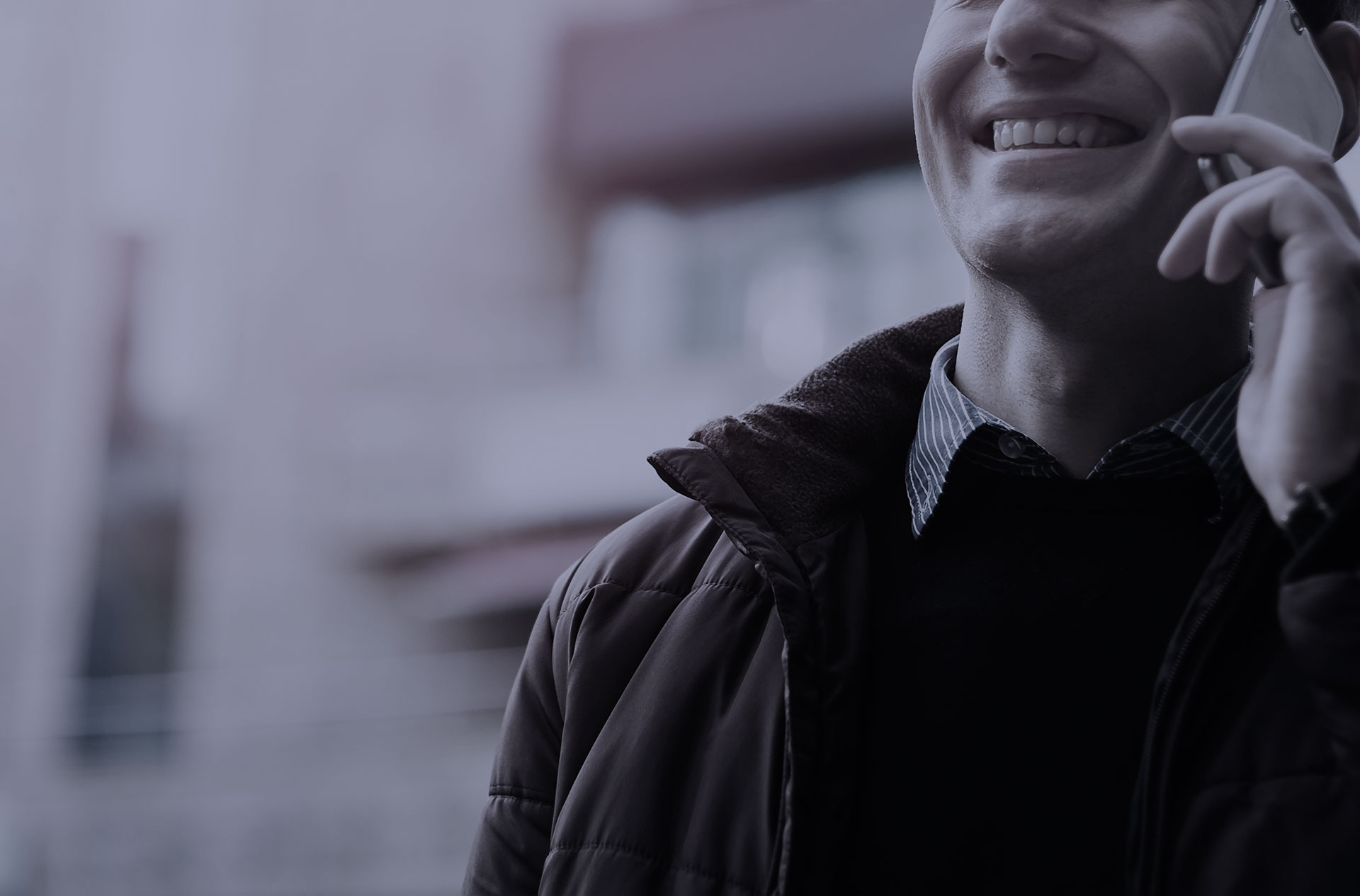 bg-home-darkoverlay-happycallcustomer2